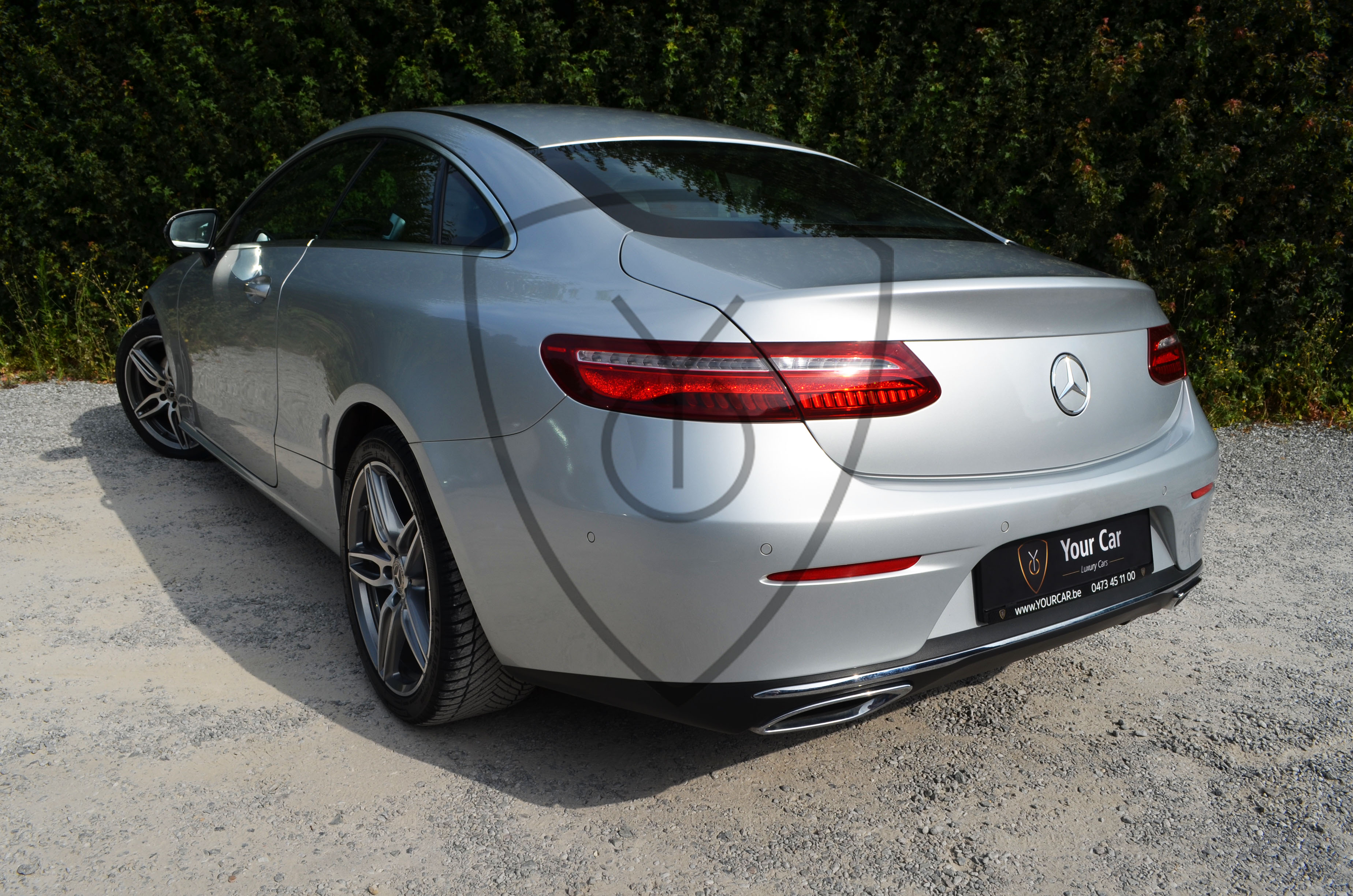 MERCEDES-BENZ-E220 — image 28